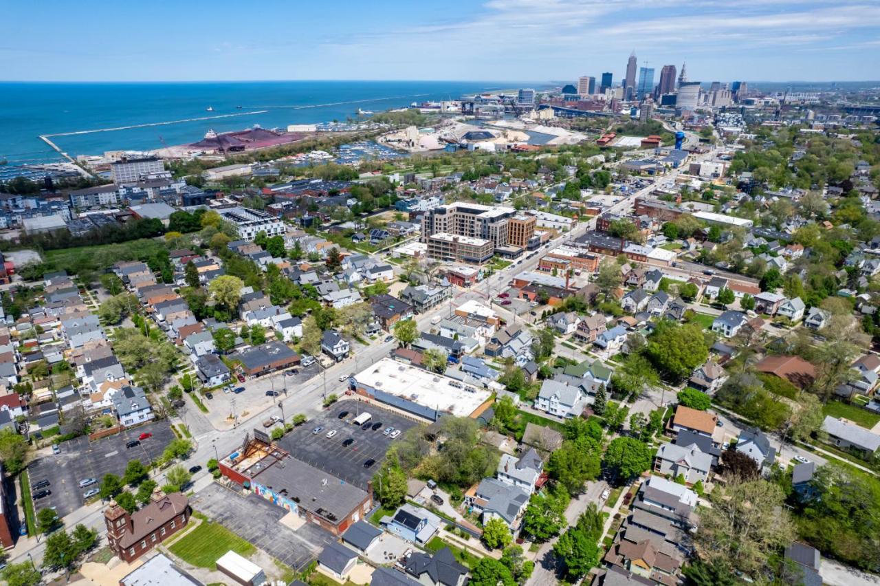 Luxury Home In The Heart Of Gordon Square Cleveland Exterior foto